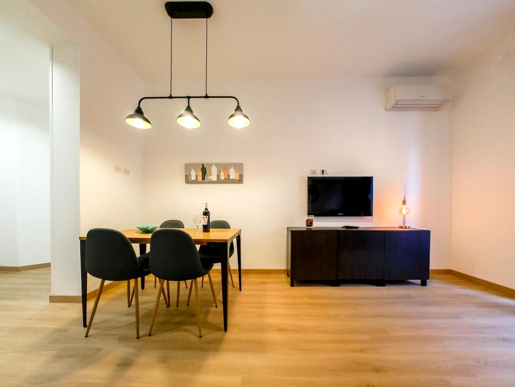 Chic Modern 2-Bedroom Near Metro Rome Exterior photo